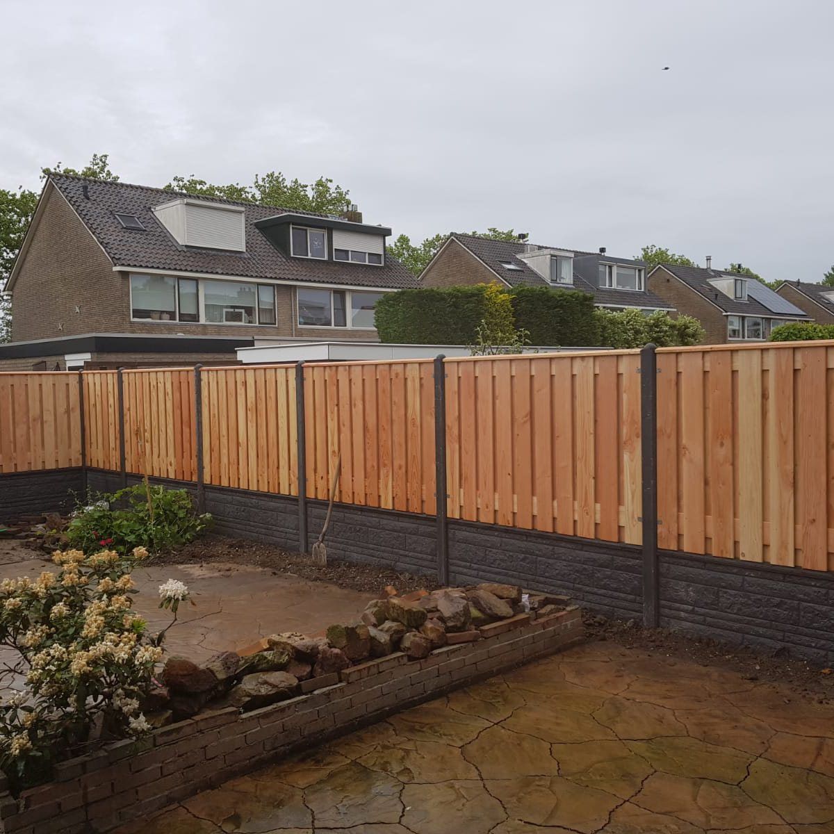 Douglas schutting rotsmotief antraciet